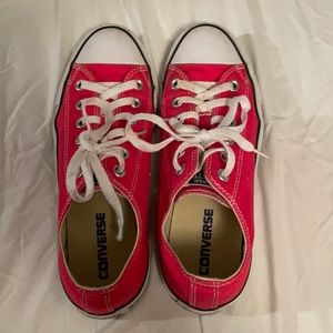 Converse Pink. Size 8
